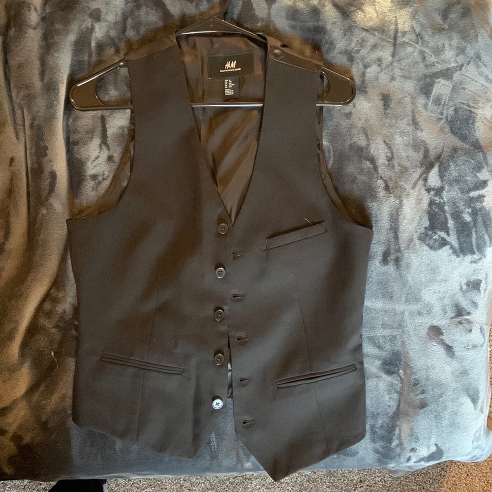H&M slim fit vest